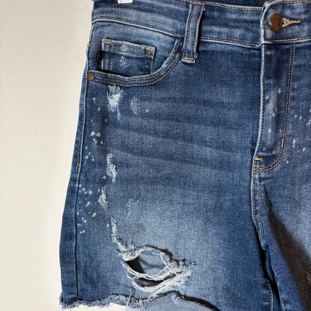 Judy Blue Bleach Splatter Distressed Raw Hem Denim Shorts Size Medium - Image 2