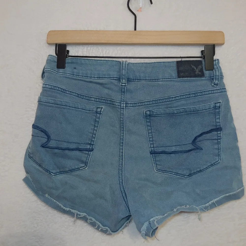 American Eagle AE Super Stretch Hi Rise Shortie Shorts in Blue Wash size 2 - Image 5