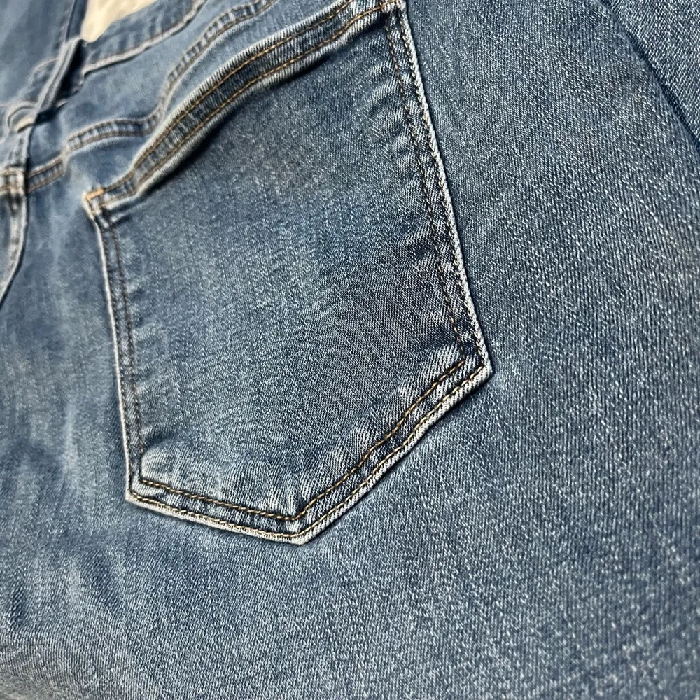 Lucky Brand Jeans - Image 3