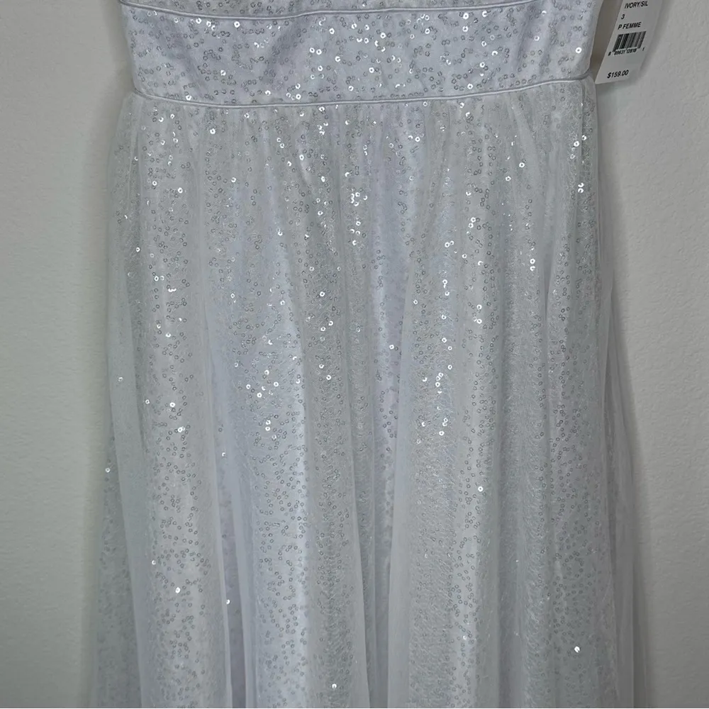 Junior’s Sequin V-neck Gown Size 3 NWT - Image 5