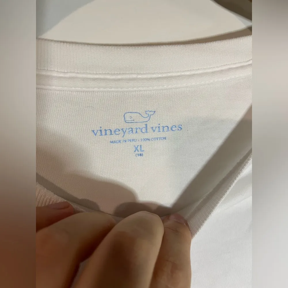 Vineyard Vines Snow Ski Whale Design White Cotton Long Sleeve Tshirt Size XL - Image 10