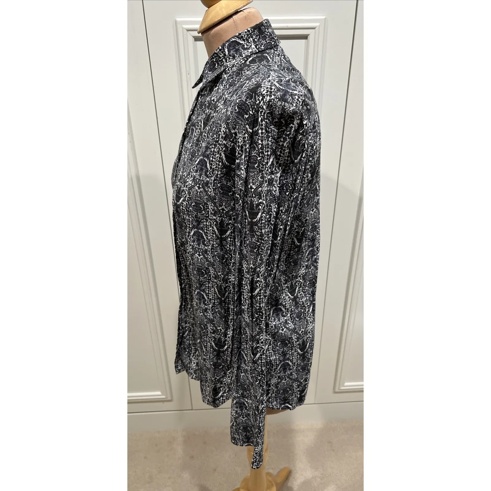 MM Lafleur The Blake Shirt Rococo Print Button Up Navy & White Career Designer Blue Size XS - Image 6