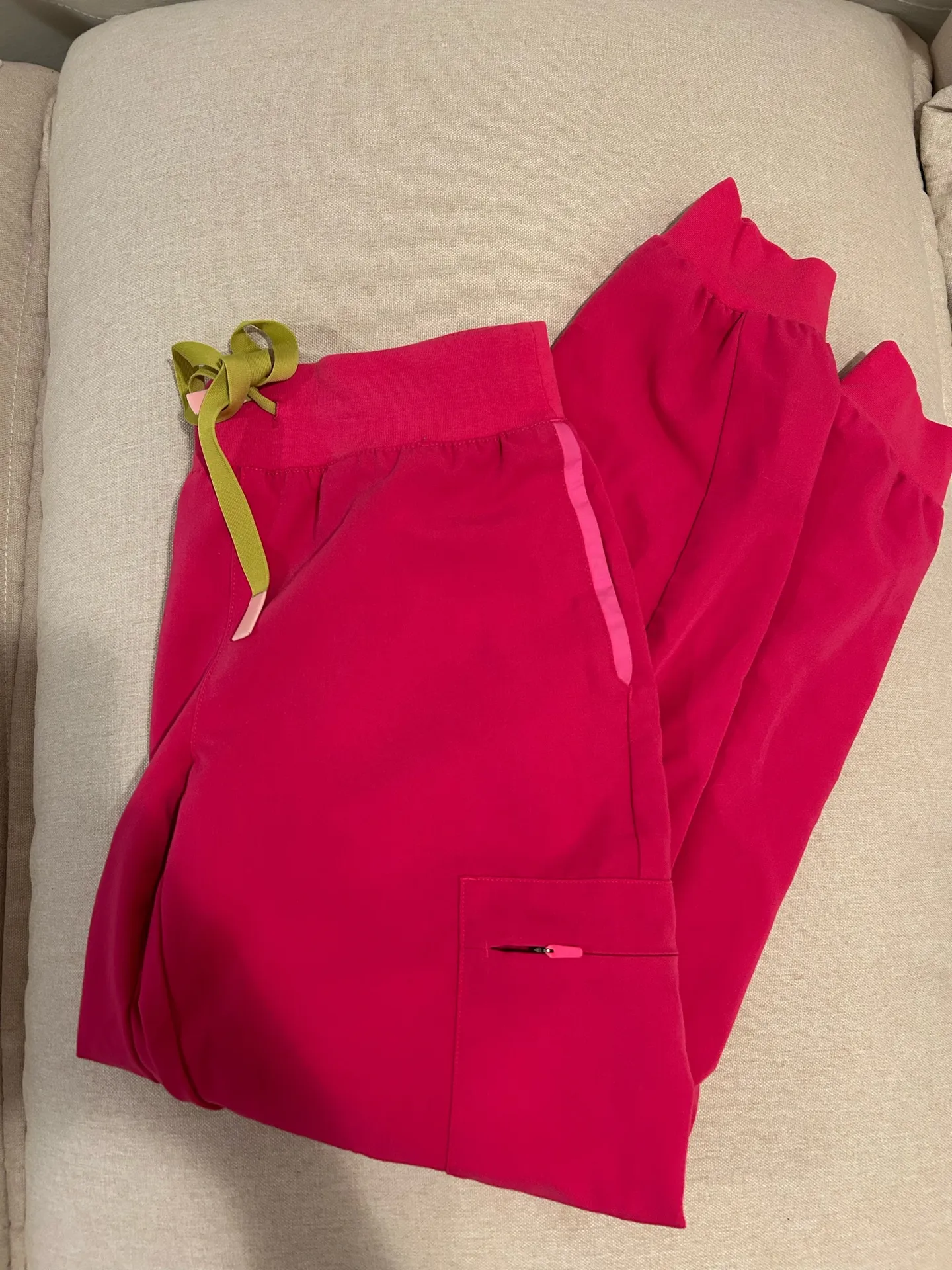 FIGS Scrubs Set - Image 2