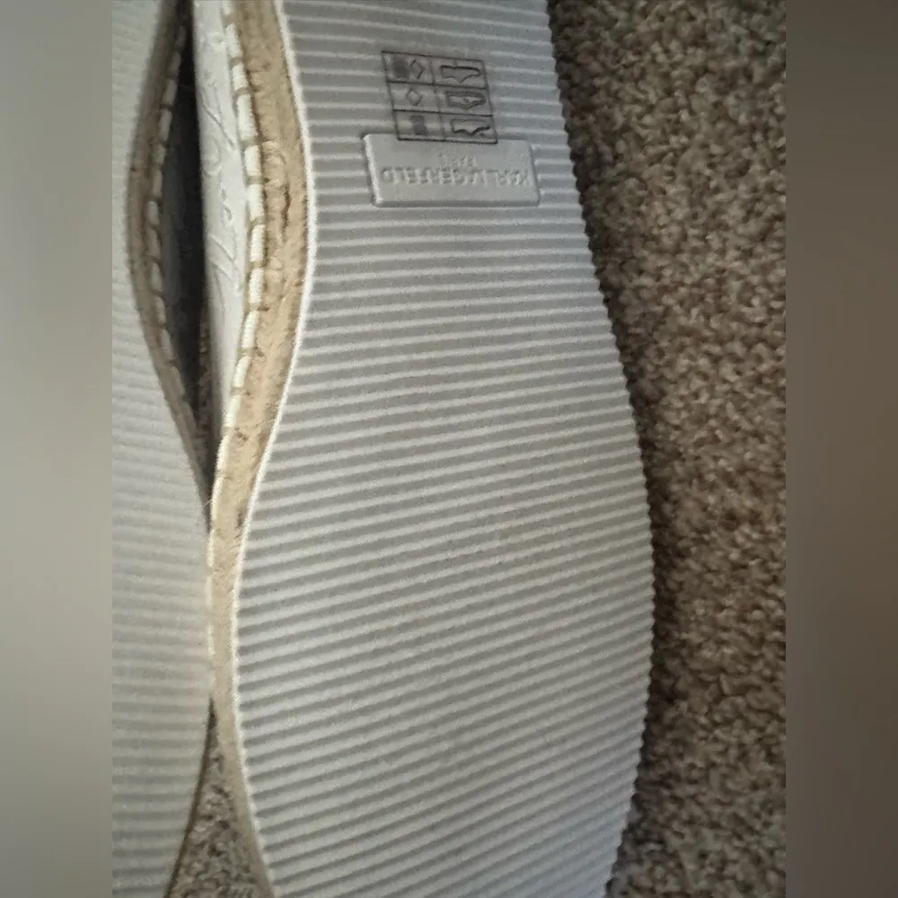 KARL LAGERFELD PARIS Women's white Embellished Slip-On Espadrille Flats 10 - Image 4