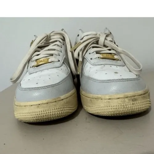 NIKE Womens‎ sz 8 Air Force 1 07 Photon Dust Red Swoosh Pocket Chain Streetwear - Image 5