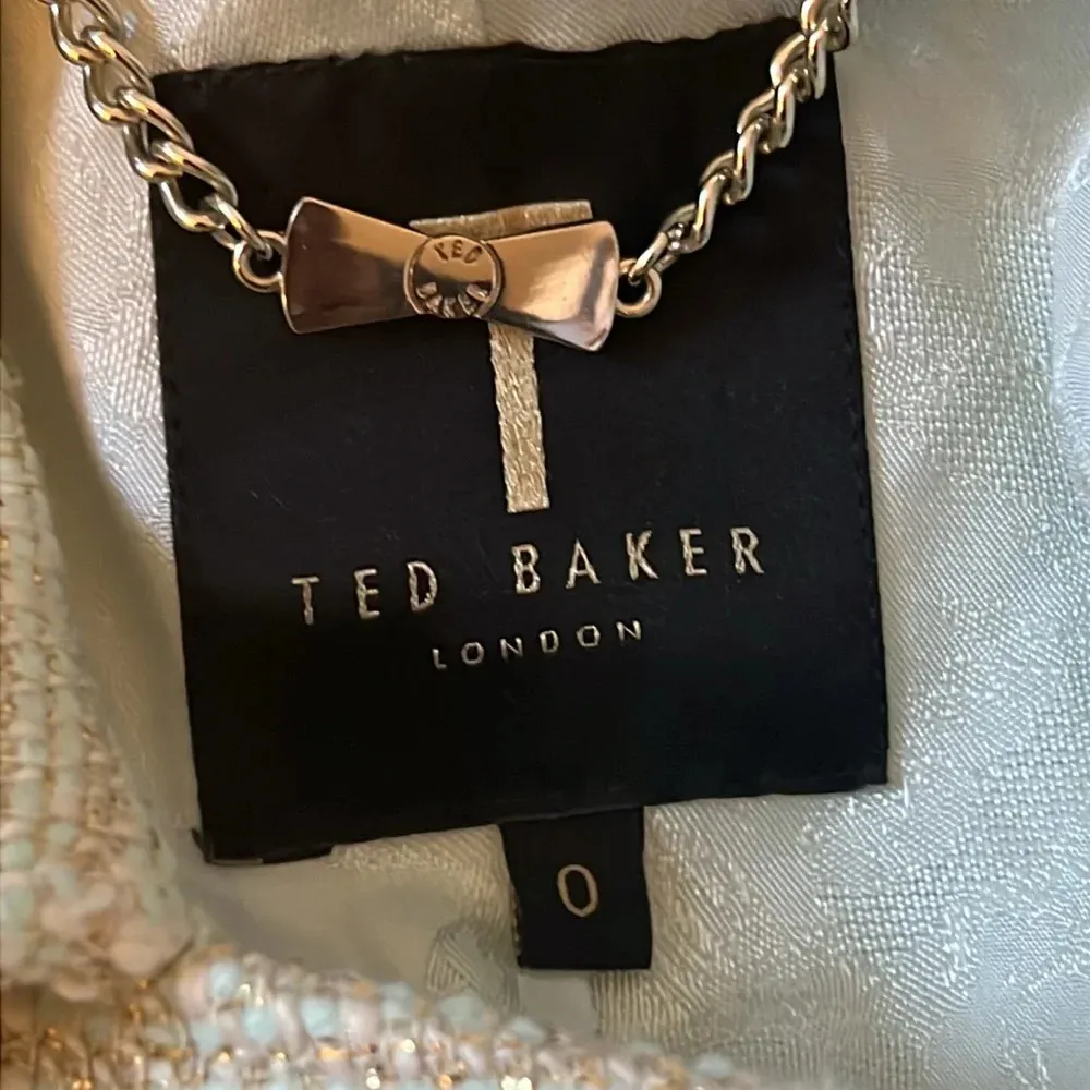 Pale Green Yellowish Cropped Boucle Biker Jacket Size 0 US Size 2 - Image 8