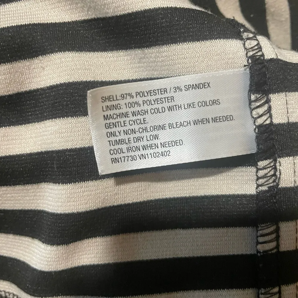 Xhilaration Vest Womens Size small Sleeveless With Zipper Striped cream black - Image 12