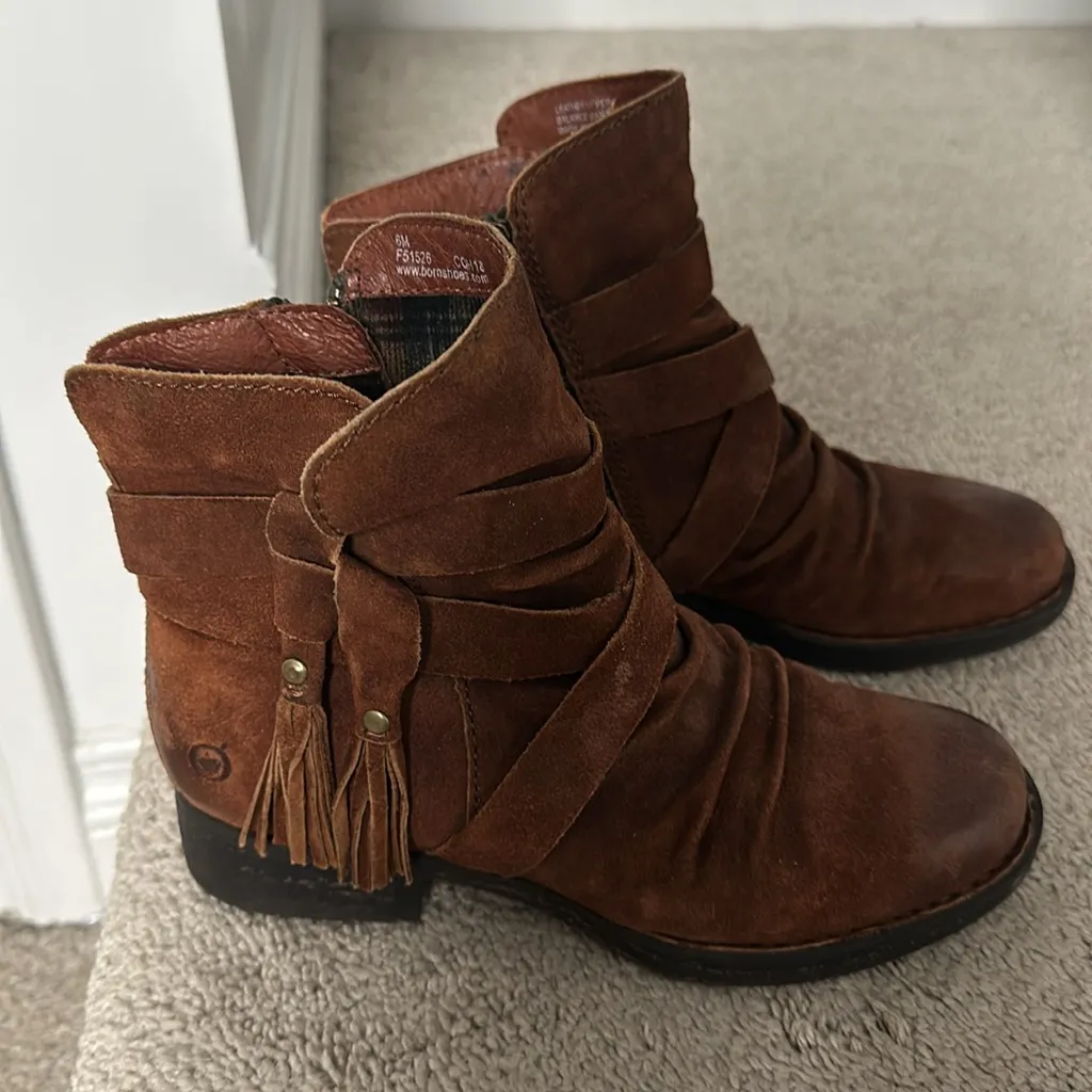 Born distressed fringe boots, suede Chestnut Brown Size 6 - Image 2