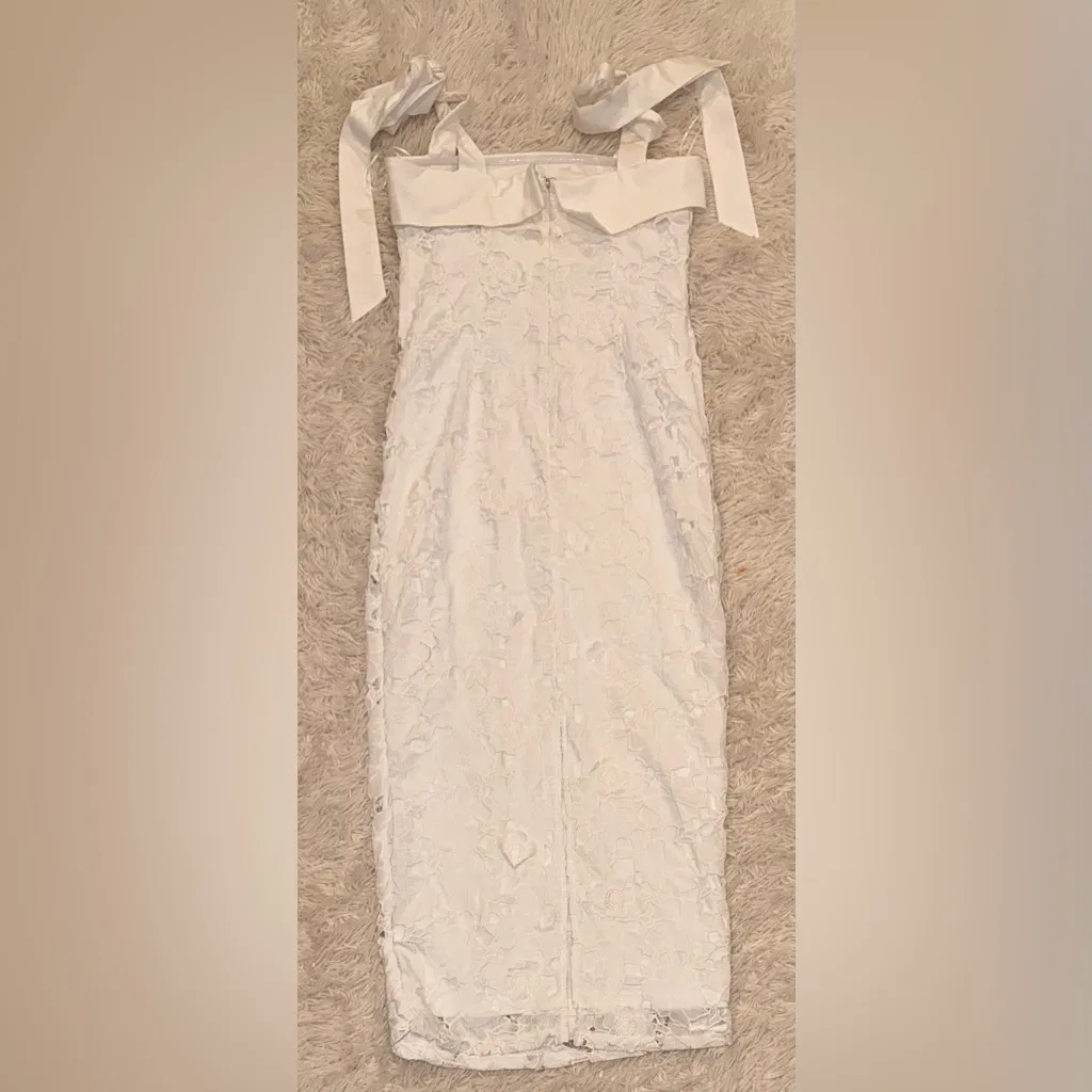 NEW Petal and Pup Dress White Emersyn Lace Sheath Tie Sleeves Midi SZ M - Image 6