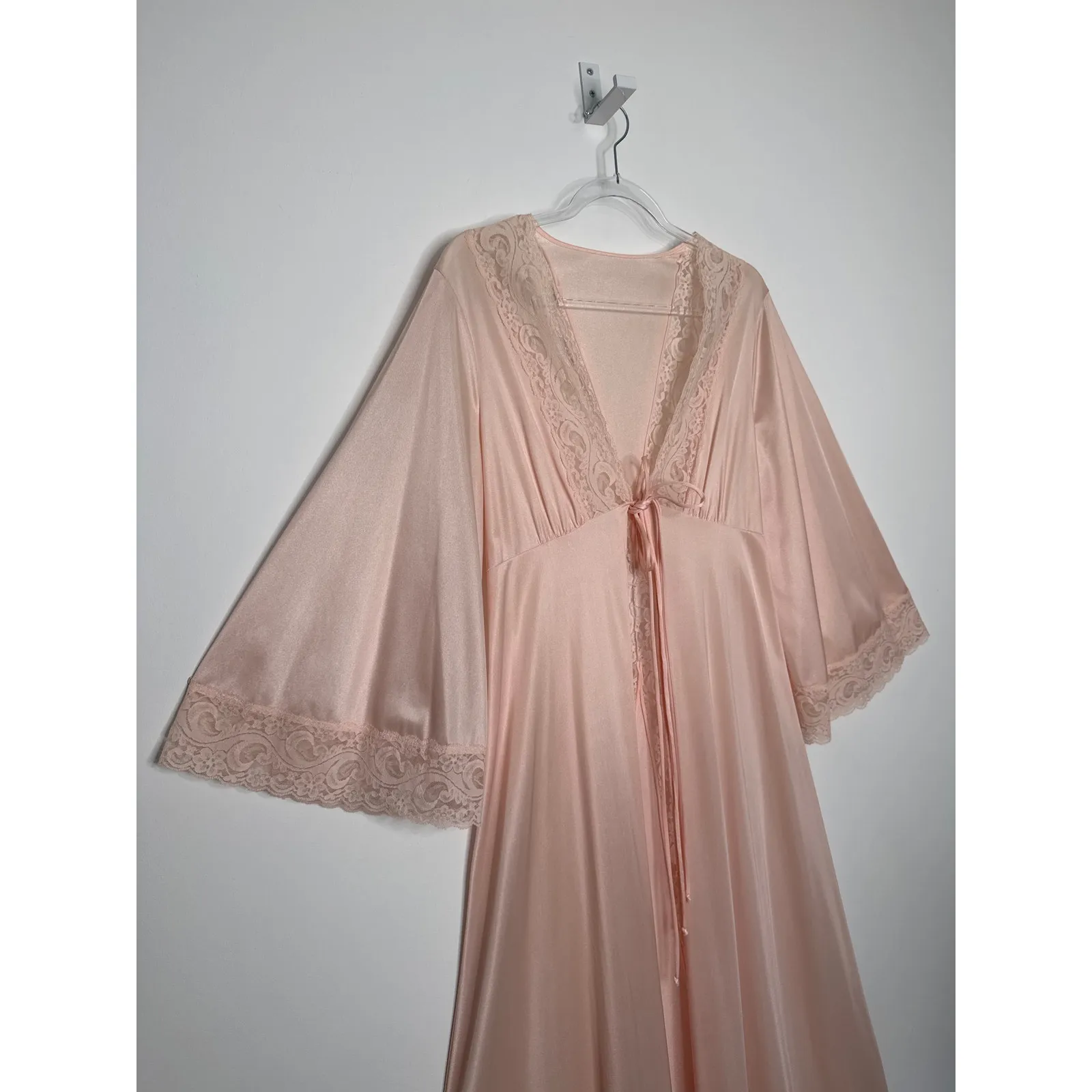Vintage 1970s Llise Stevens Blush Pink Lace Peignoir Robe USA made Large - Image 7