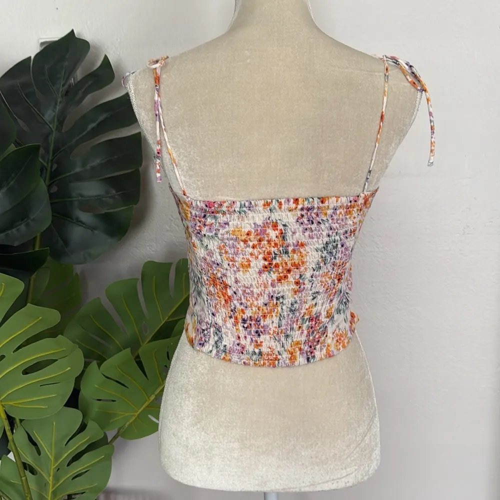 H&M linen floral spaghetti strap cropped top - Image 2