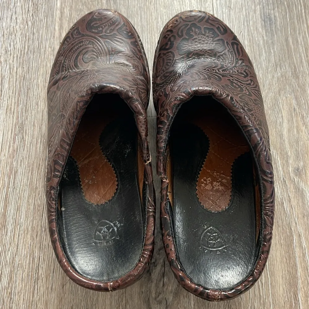 Ariat  Embossed Leather Clogs Size 8.5 - Image 9