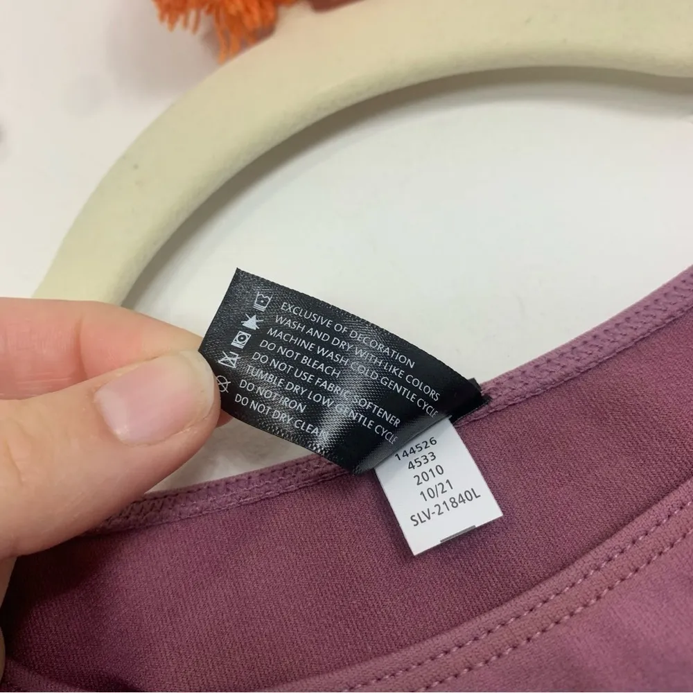 NWT Velocity Cropped Cut Out Pink Cinnamon Workout Top Size Large Purple - Image 9