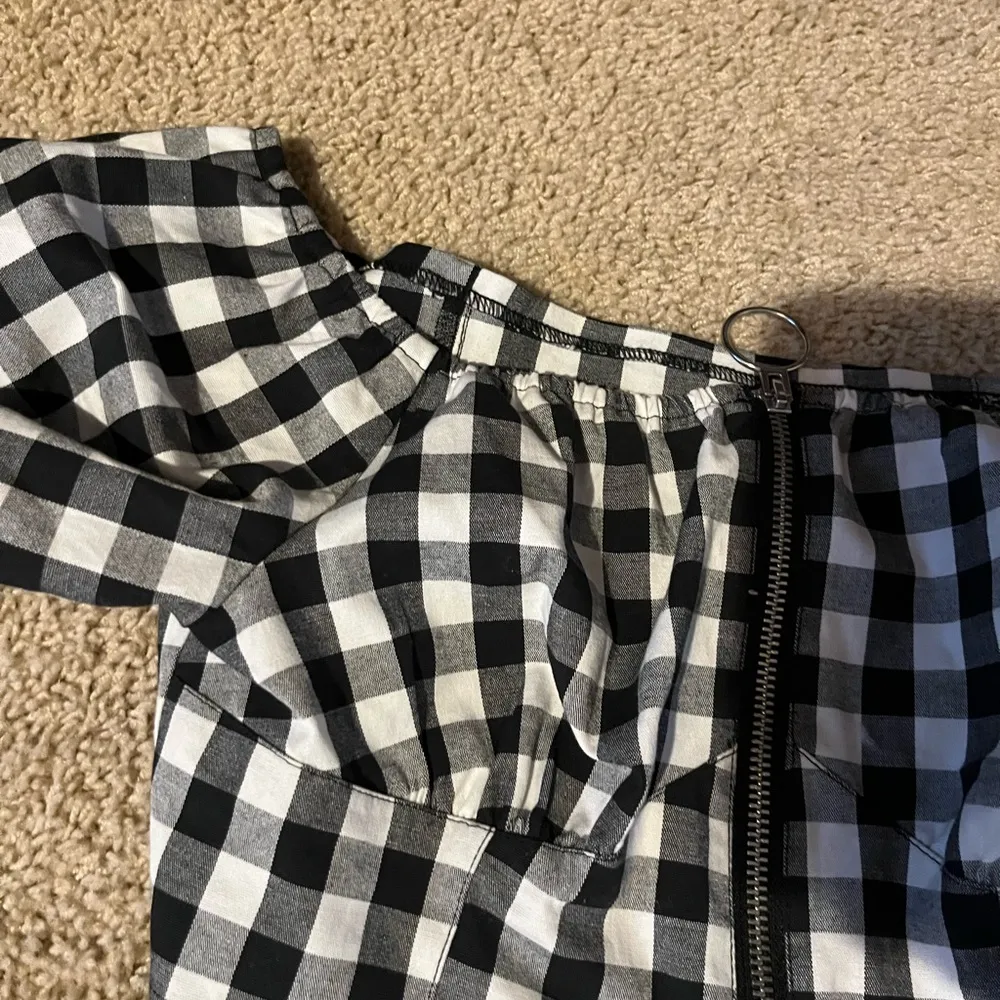 UO Kaylee off the shoulder gingham black and white crop top never worn - Image 6
