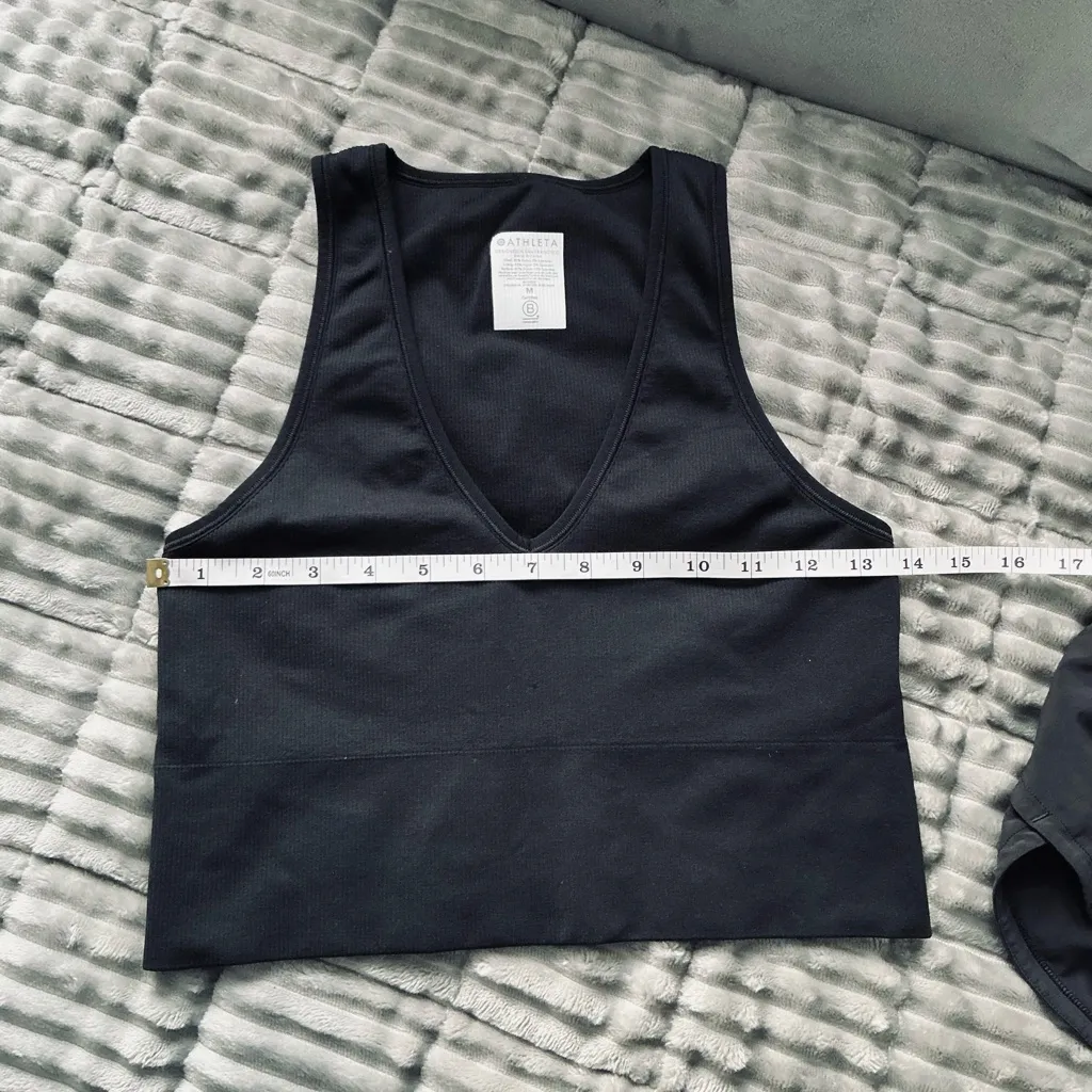 Lululemon shorts+ Athleta sport top 🖤🩷 - Image 6