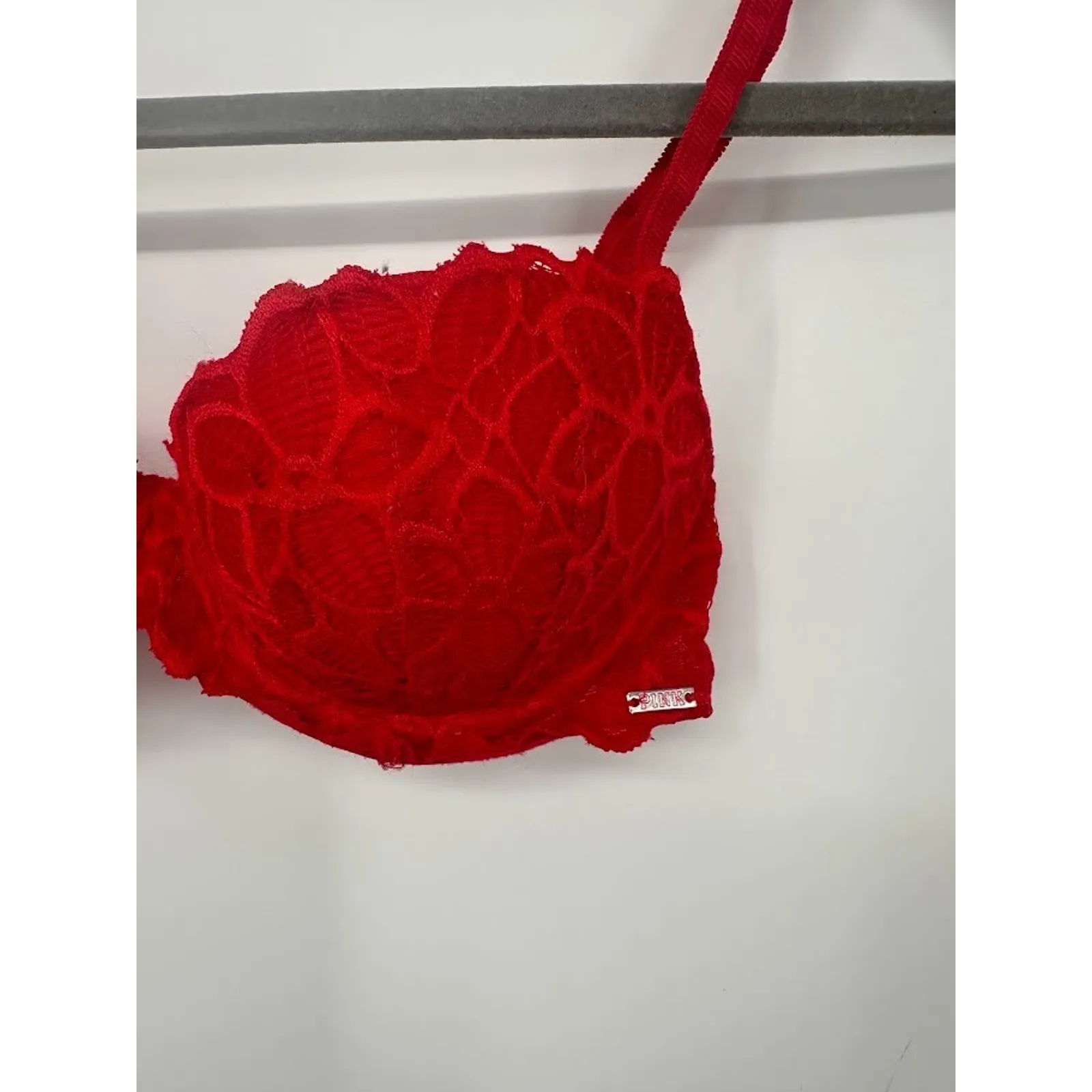 PINK Victorias Secret Date Super Push Up Bra Sz 32B Red Lace Intimate Valentines - Image 2