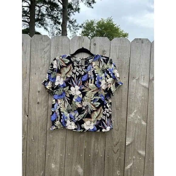 Sag Harbor Woman’s short sleeves‎ Floral Medium Black Blue Tee Hawaiian Cute - Image 3