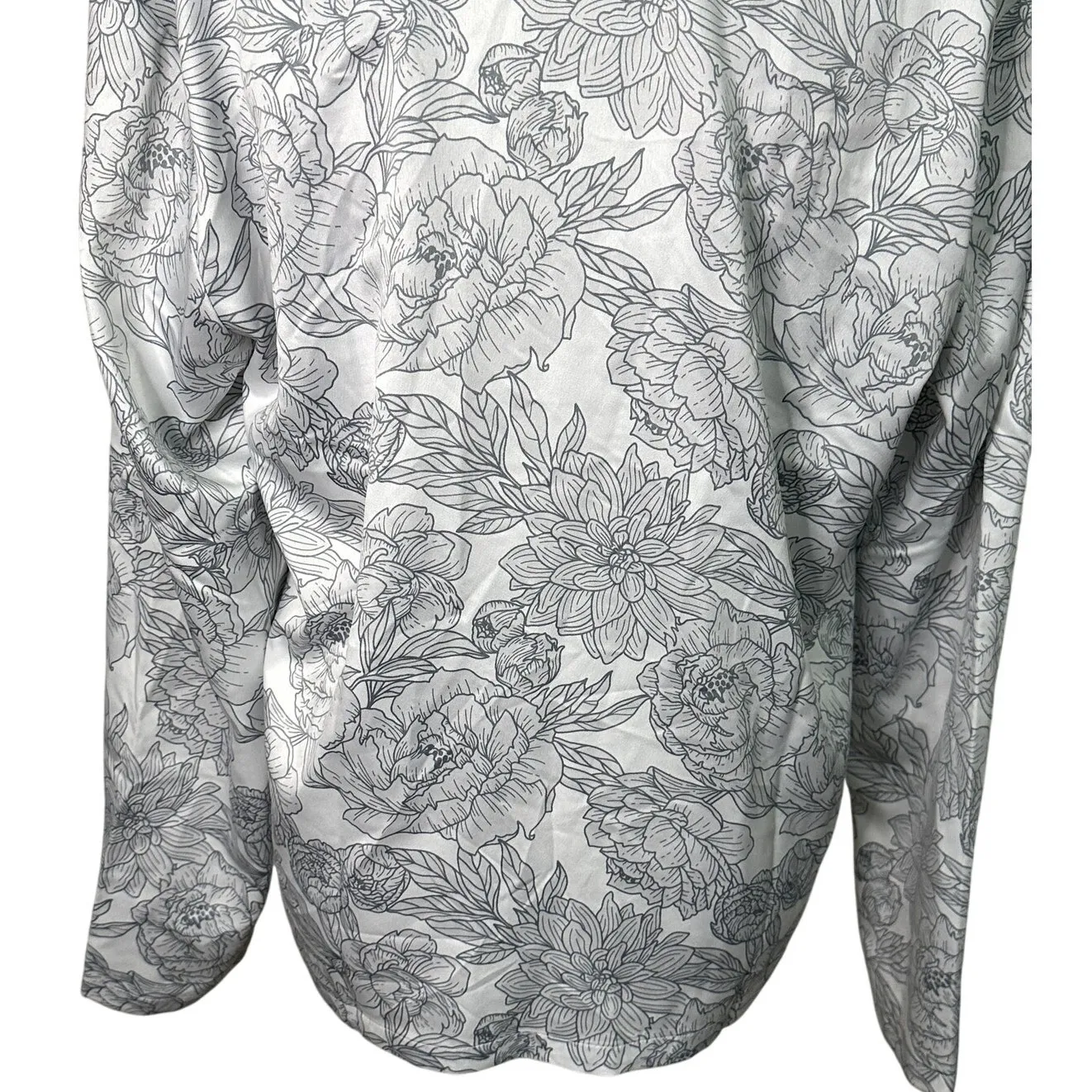 Nordstrom Rack Women's Gray/White Floral Satin Button Up Sleep Shirt M NWOT - Image 6