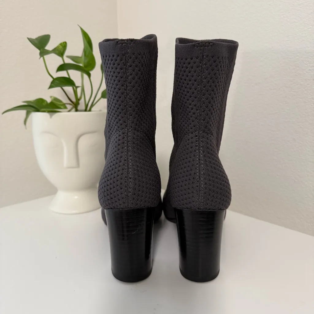 BORN Meggs Gray Sock Boots Pull - Image 5