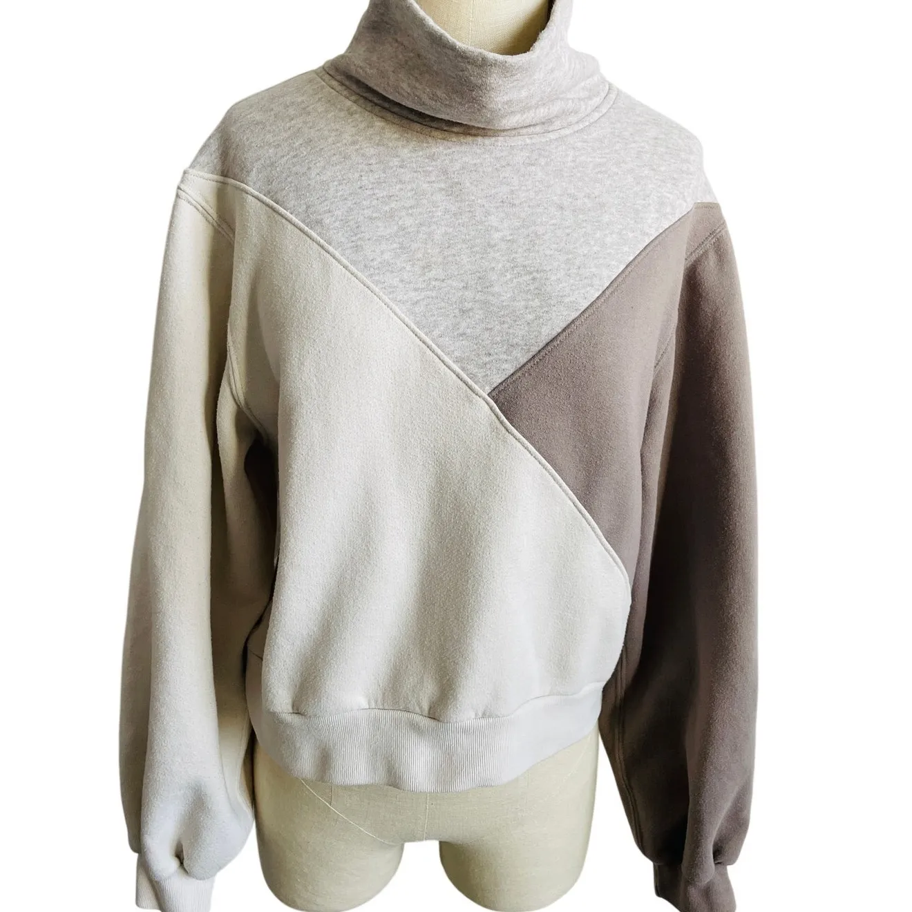 Abercrombie & Fitch Colorblock Turtleneck Sweatshirt Neutral Athleisure Size XS - Image 2