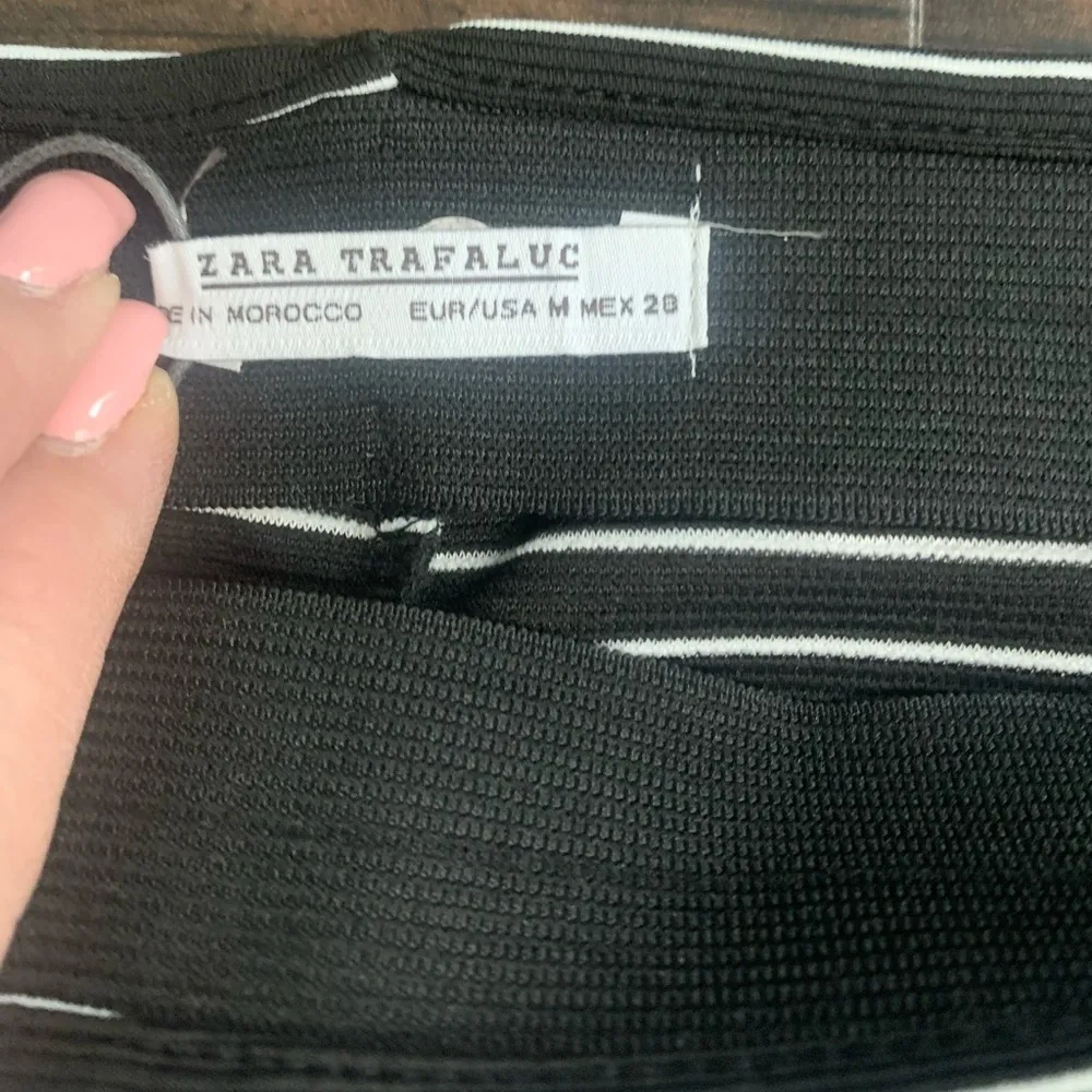 Zara Striped Ruffle Mini Skirt - Size M - Image 4