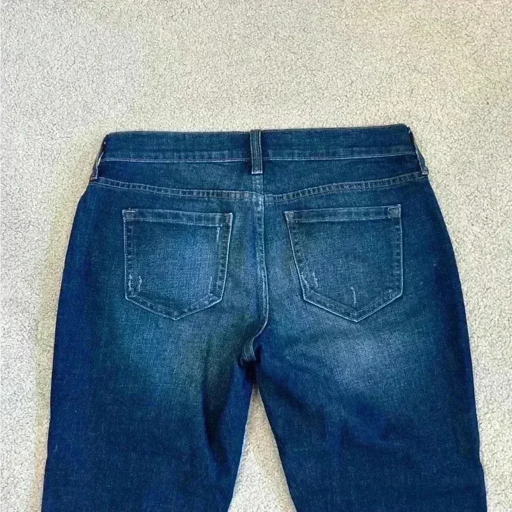 Old navy the boyfriend dark wash blue distressed jeans in size 4 - Image 4