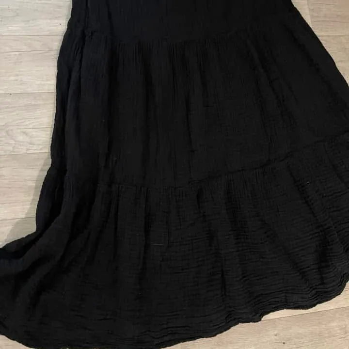 Felicite tiered black dress gauzy puff sleeved rounded neck sz 4 - Image 3
