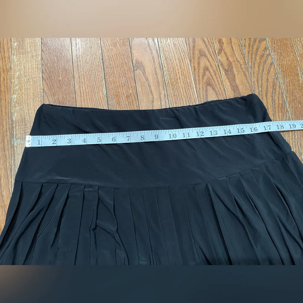 SWANK Elegant Black Pleated Mini Skirt Size undefined - Image 4