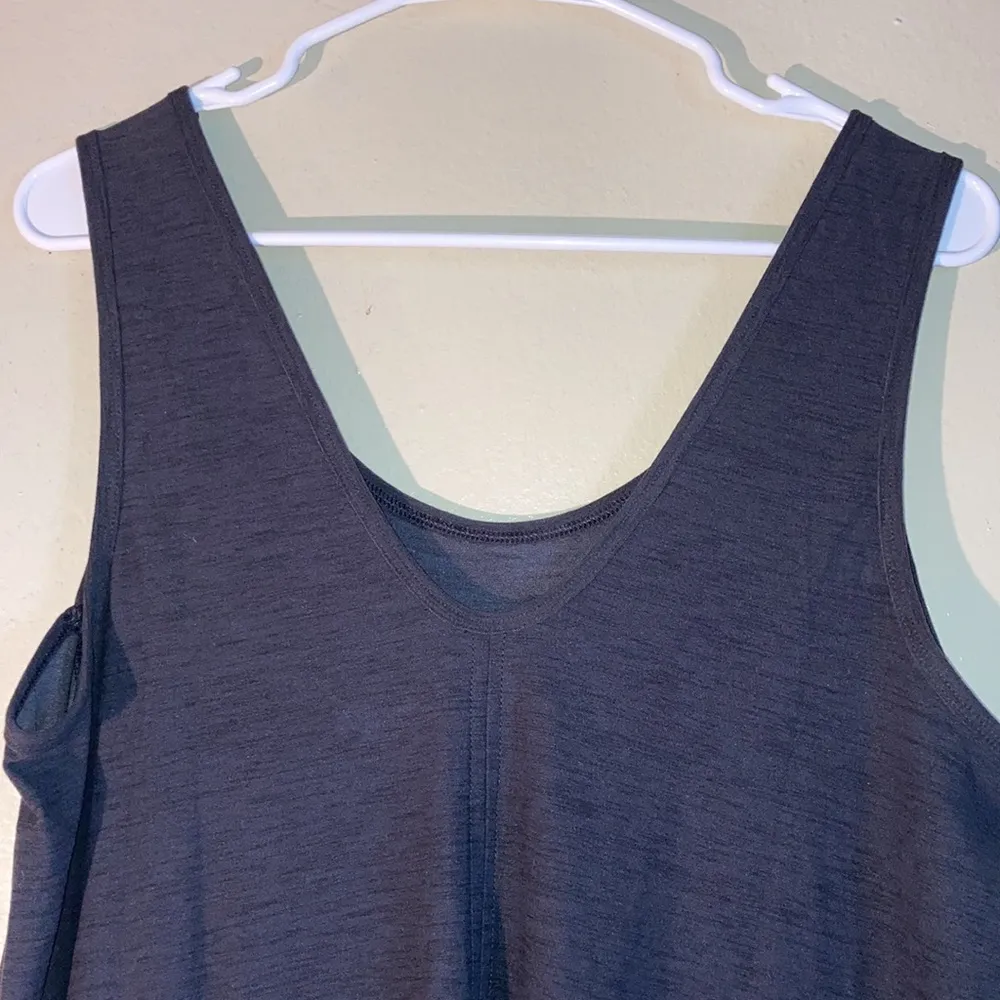 NWT Old Navy Breathe On Active Wear V-Neck Tank Top Women Size LG Charcoal Gray - Image 3