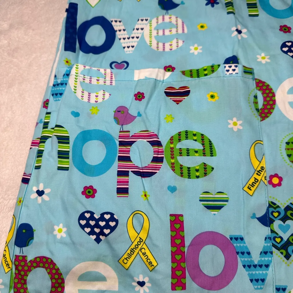 Bio Childhood Cancer Scrub Top in Light Blue Size Large NWT Love Hope Strength - Image 6