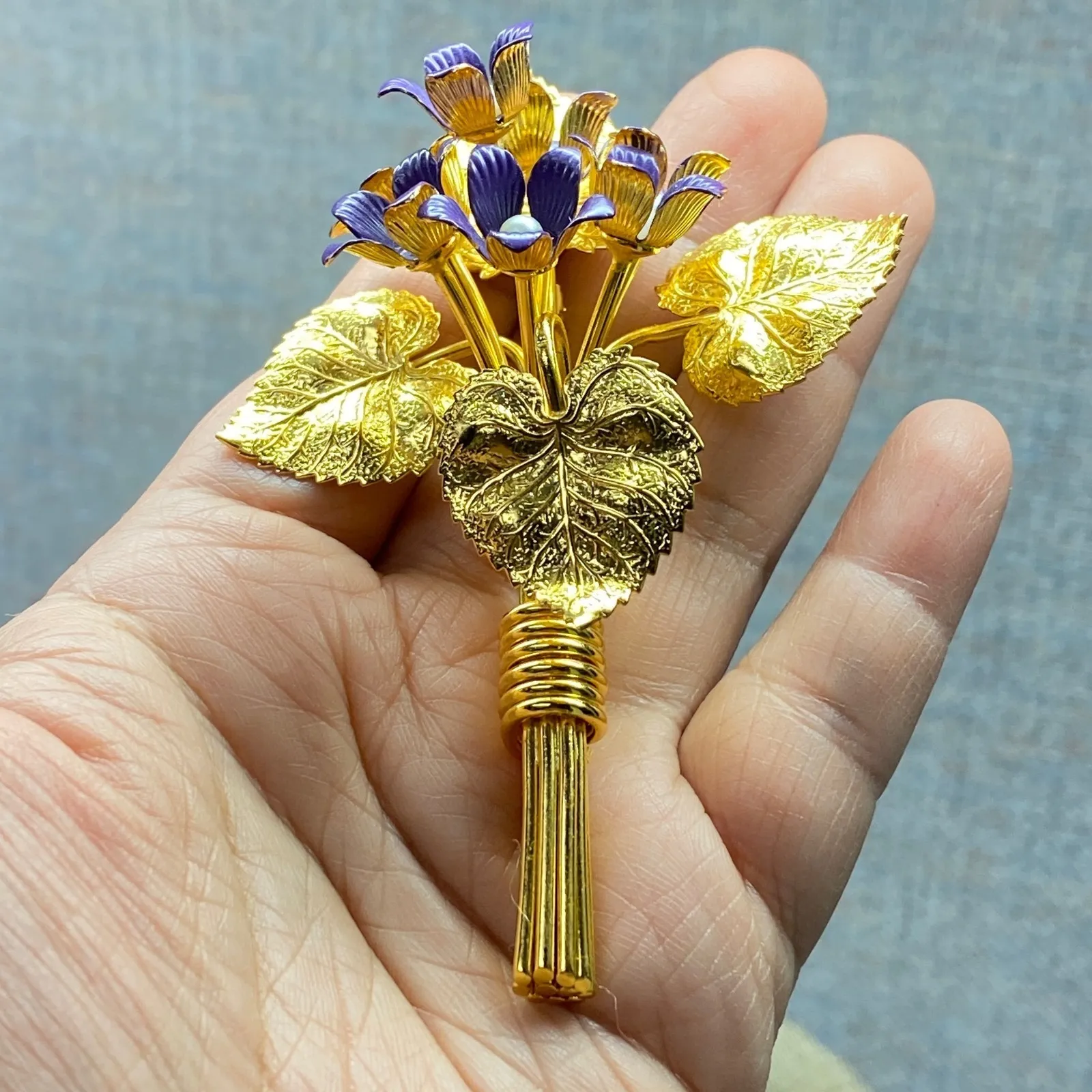 Vintage Style Gold Tone Flower Bouquet Purple Enamel Pearls Brooch Lapel Pin - Image 9