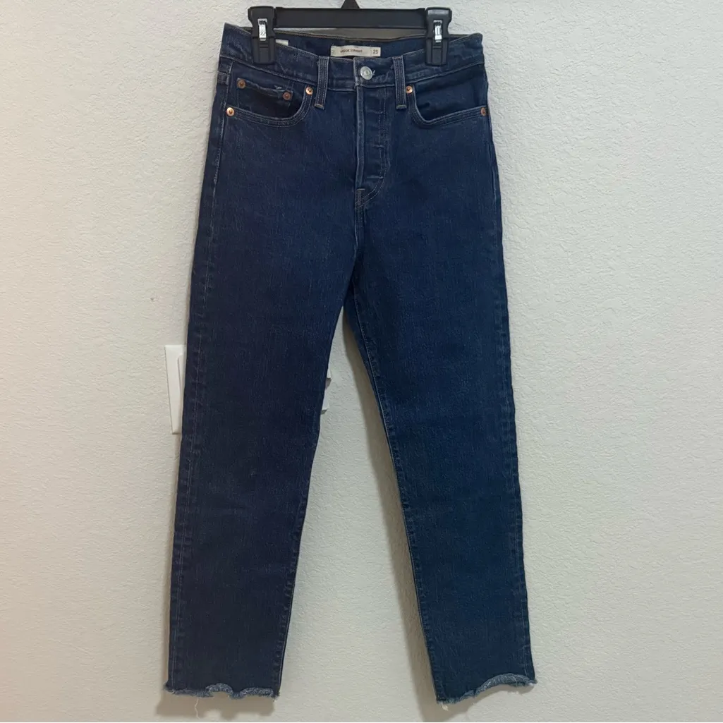 Levi's Wedgie Straight Leg 25 Jeans High Rise Premium Stretch Denim Frayed Hem - Image 3