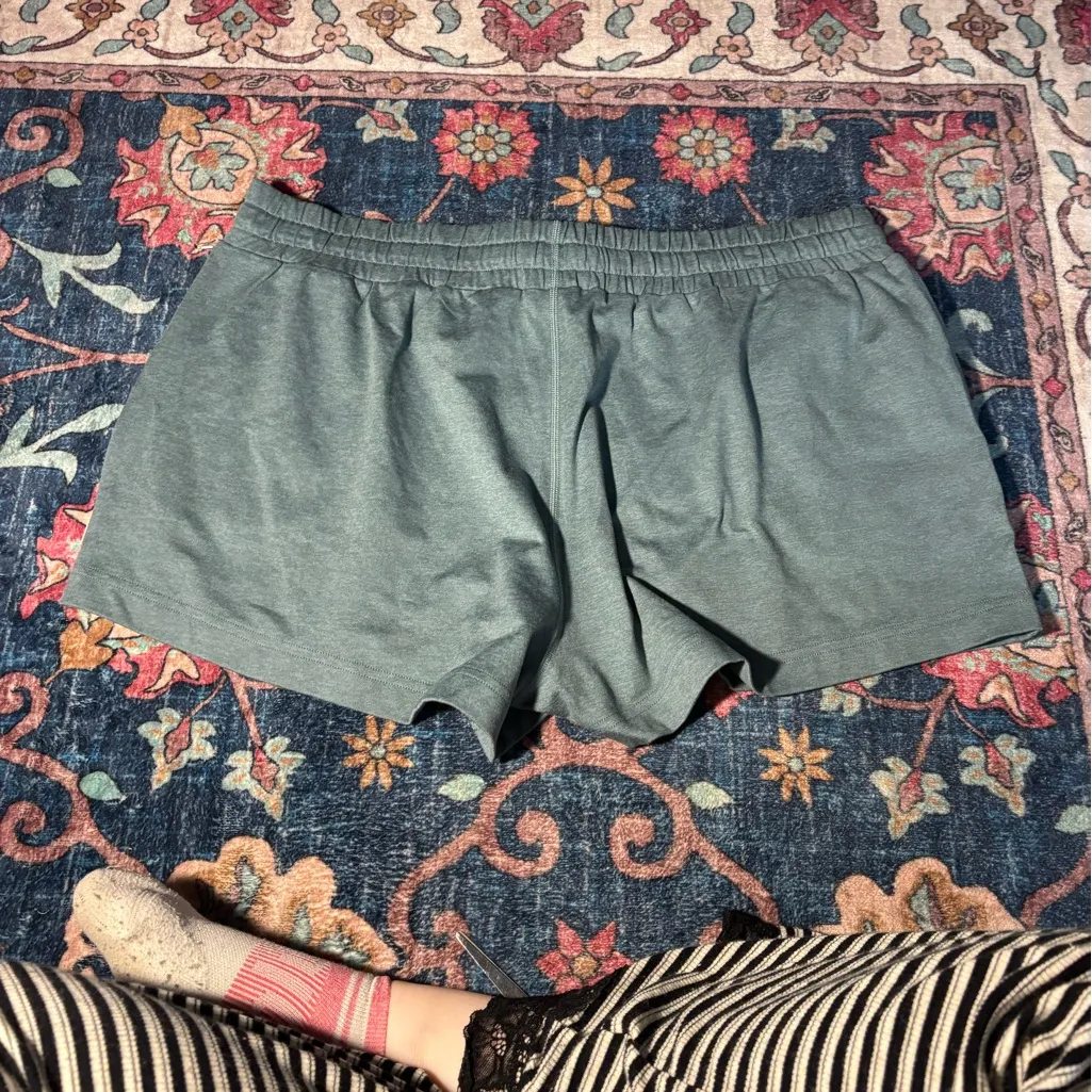 NWOT VUORI SHORTS - Image 3