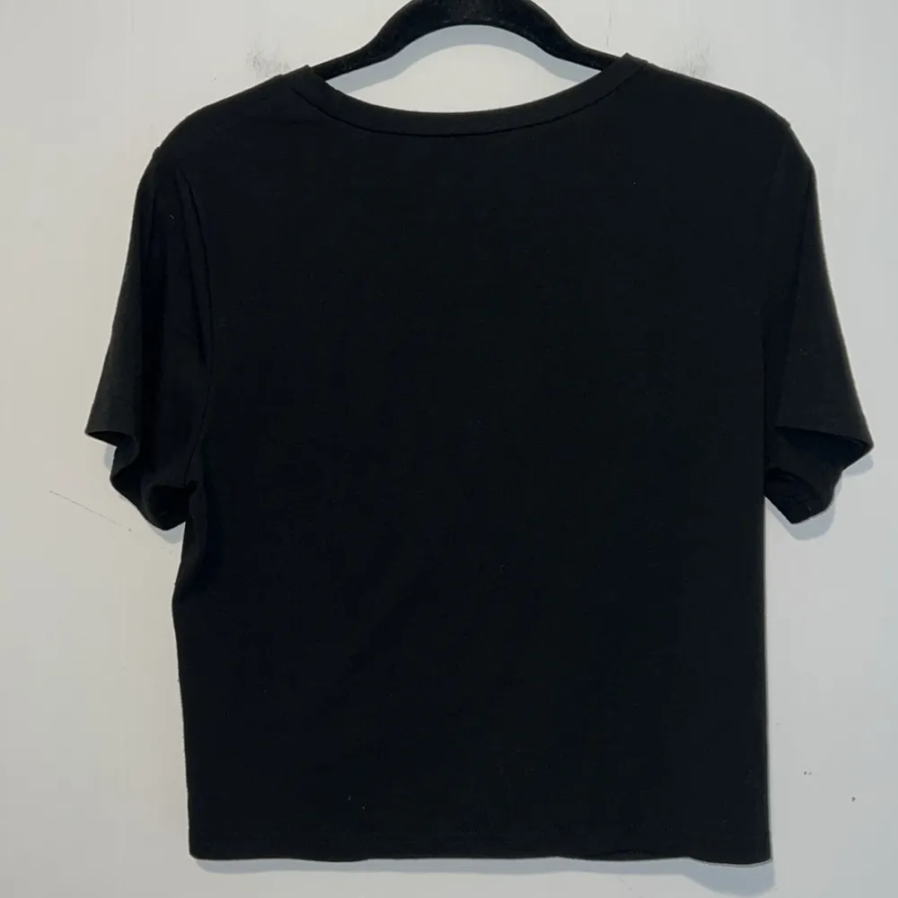 Jinkesi Women’s Casual Black Short Sleeve Crop Top With A Twist T12* Size M - Image 2