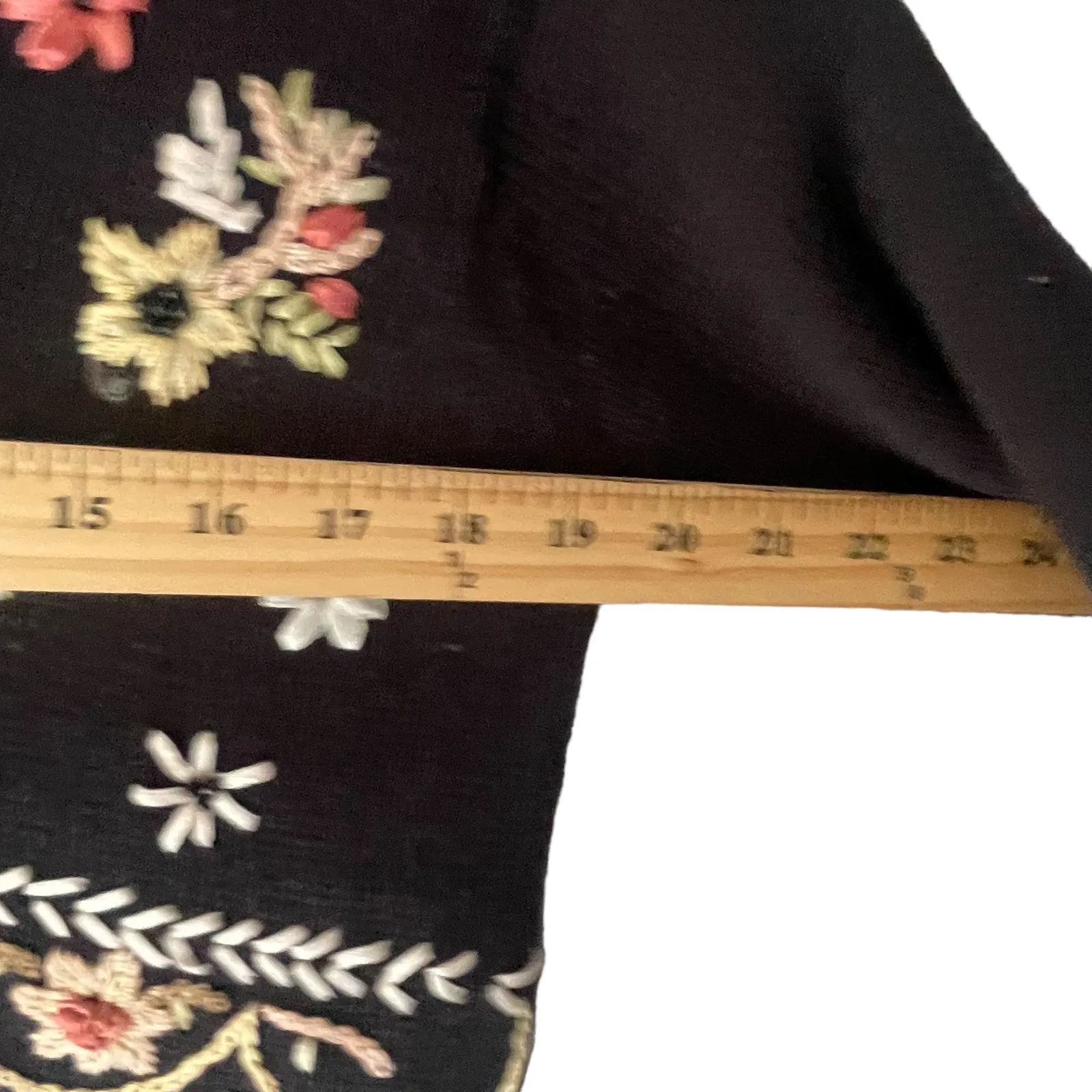 Heirloom‎ Collectibles Vintage 90s Size Medium Black Embroidered Floral Top - Image 8