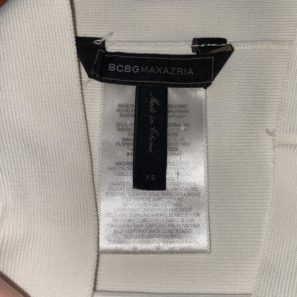 BCBG Maxazria white ribbed “Sanya” flounce trumpet skirt - Image 3