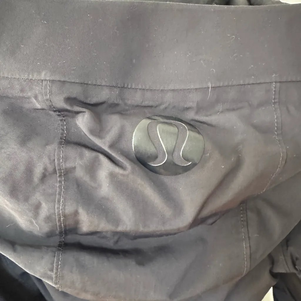 Lululemon  Athletica Black Mesh Jacket - Image 3