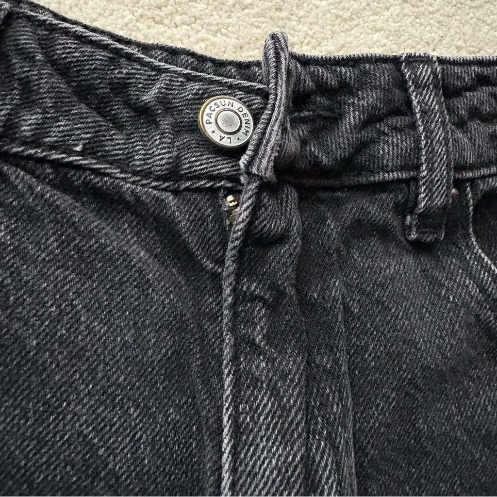 PacSun Black Jean Shorts for Women - Image 3