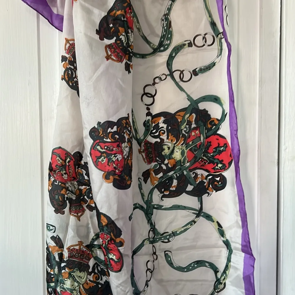 Vintage Golden Camel Purple and White Scarf - Image 5