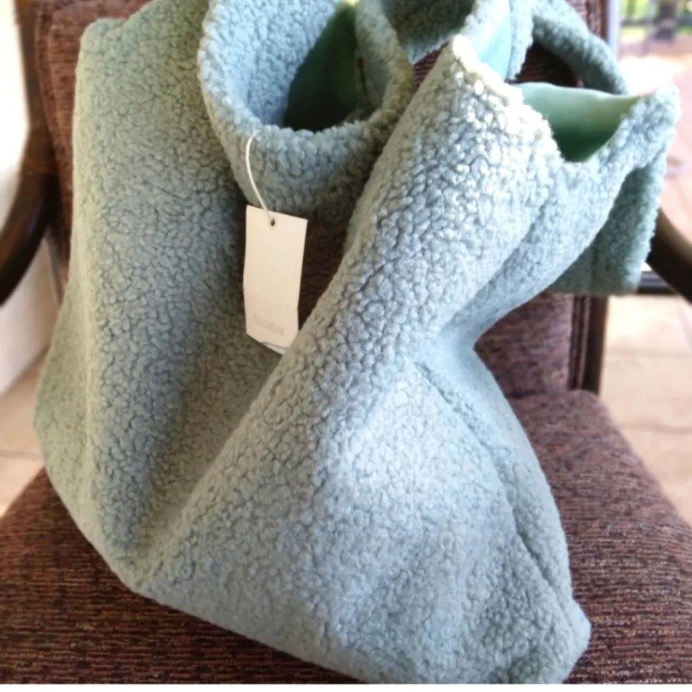 NWT Pull & Bear Seafoam Green Fuzzy Shoulder Purse - Image 3