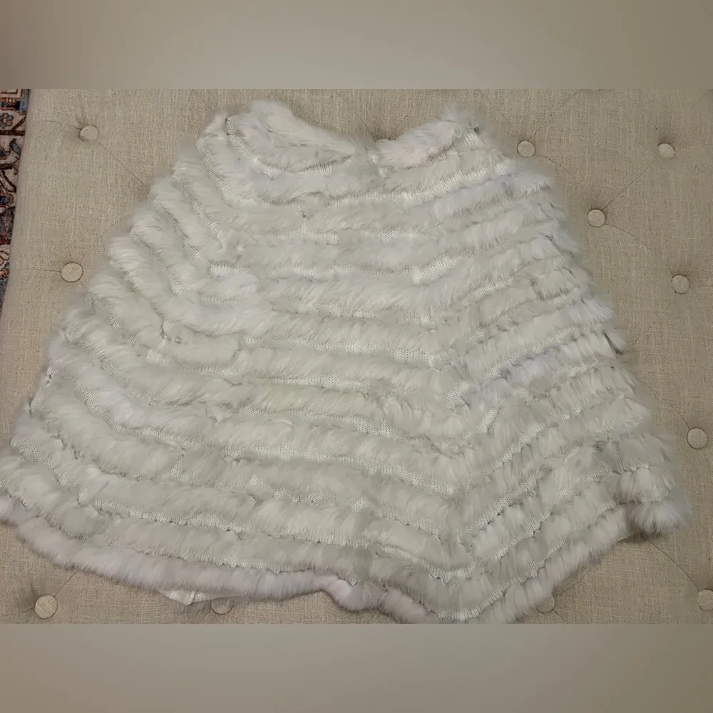 Lucidity Rabbitskin Poncho White Size undefined - Image 4