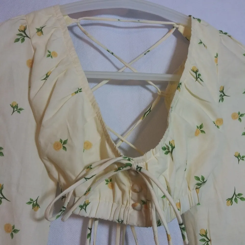 Princess Polly Violetta Top Yellow Floral Crop Top Size 2 - Image 3