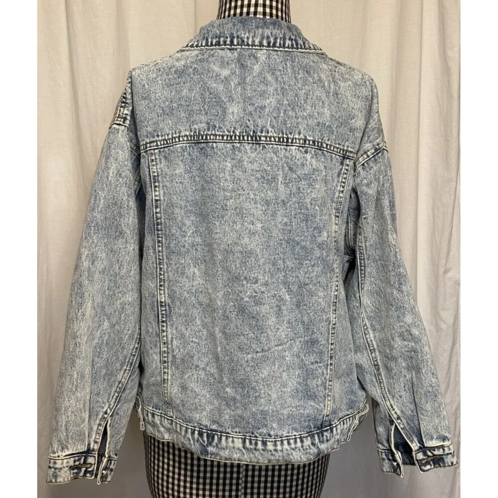 SHEIN Woman’s Light Wash Blue Denim Jean Jacket Size L Button Down - Image 2