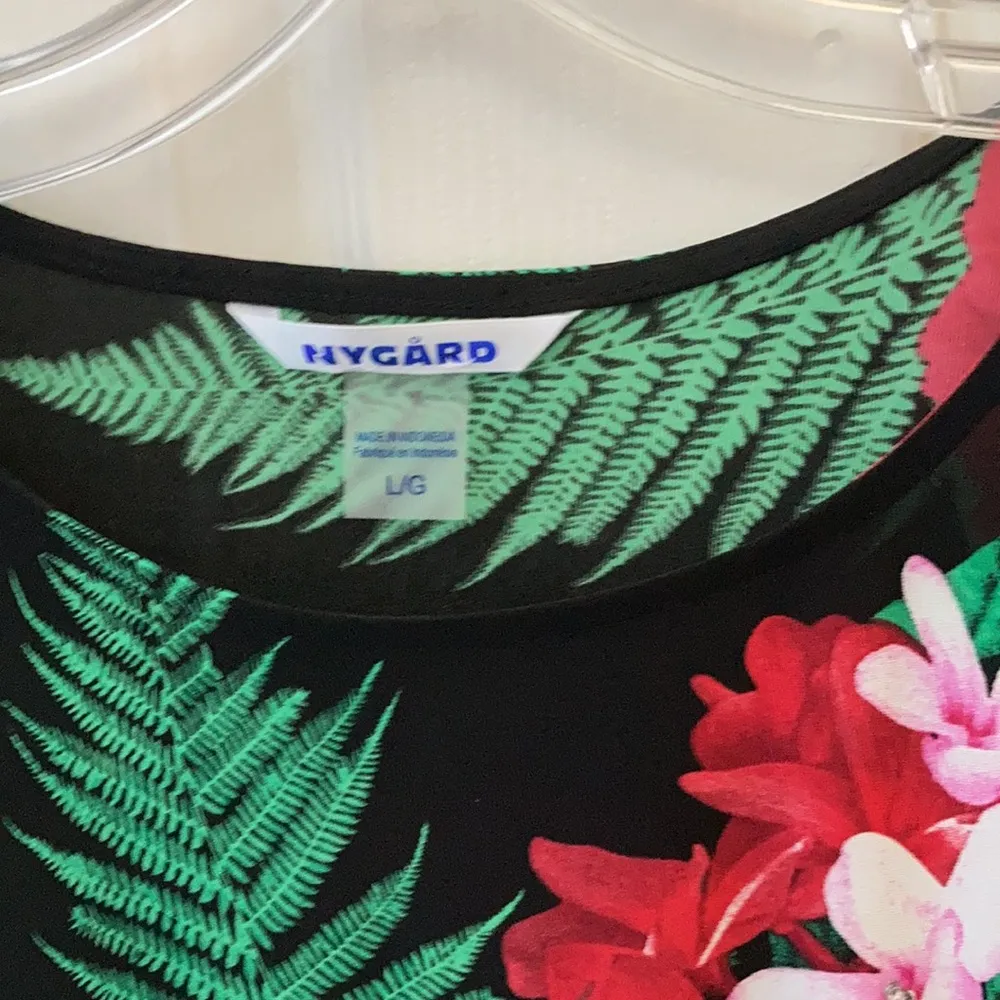 Peter Nygard FINAL MARKDOWN Ladies’ Nygard Top (L) - Image 4