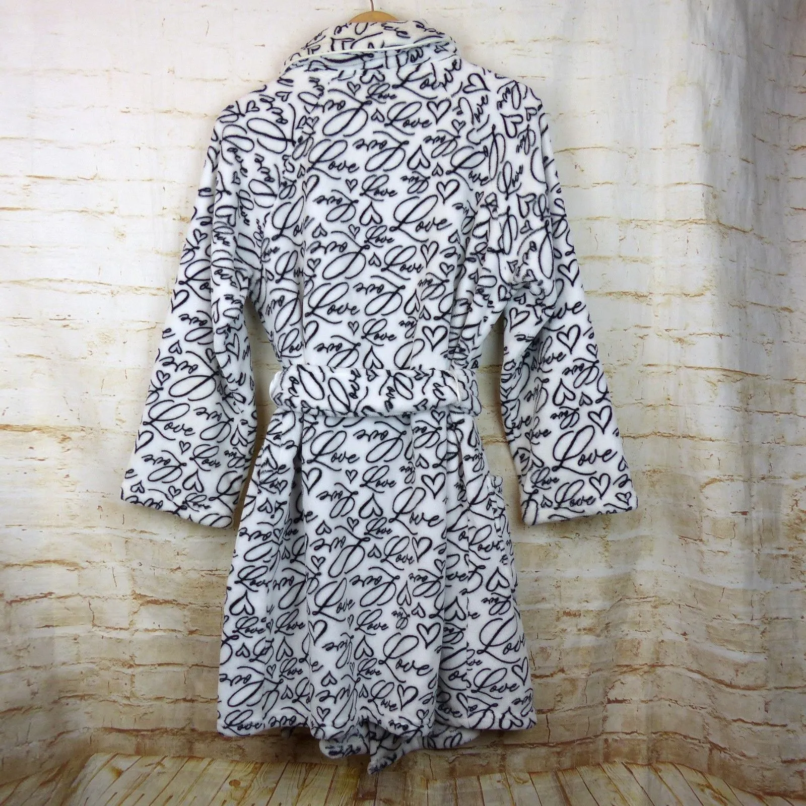 Victoria’s Secret Robe XS/S White Black Love Script Fleece Belted Shawl Collar - Image 3