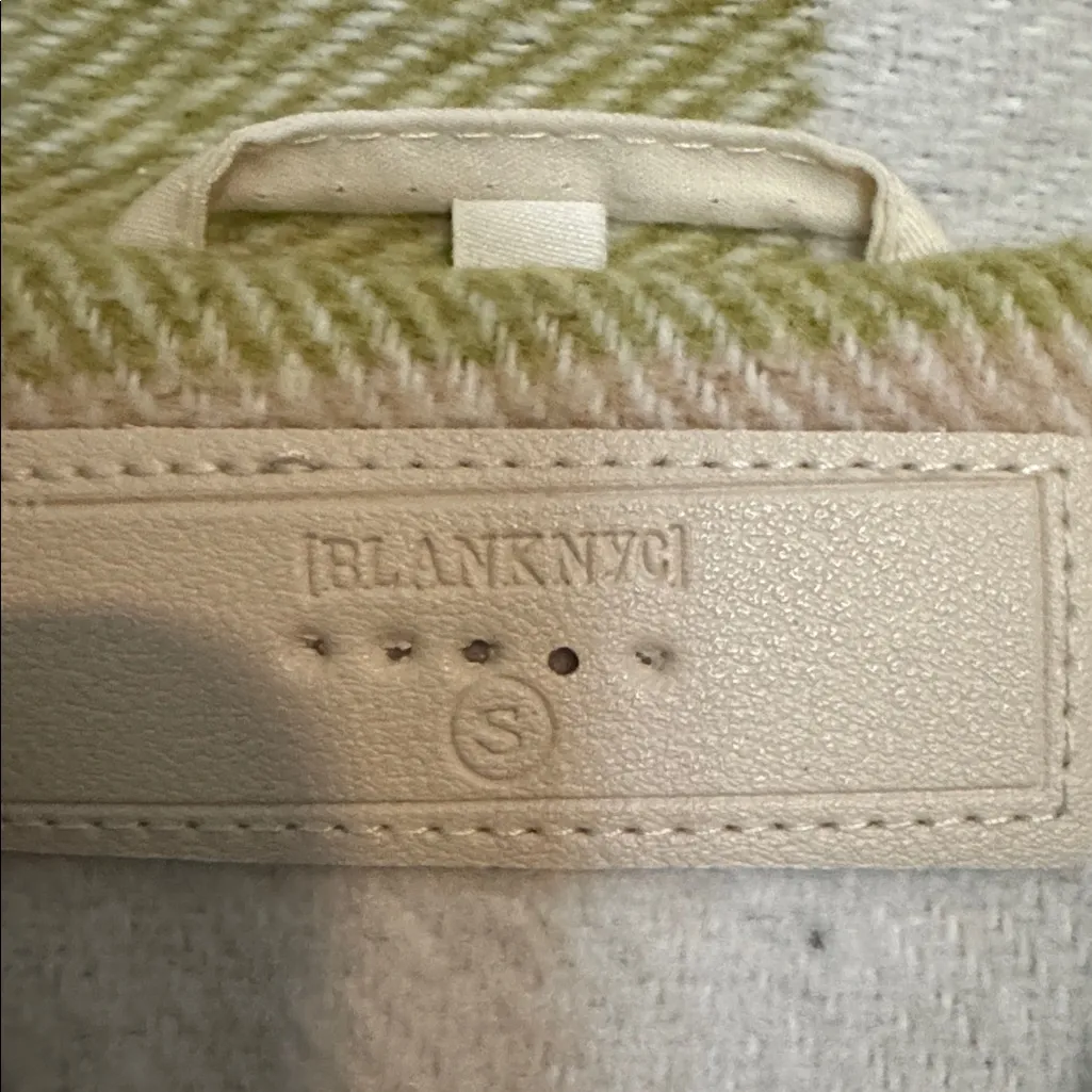 Blank NYC Flannel Shacket small green/pink/cream - Image 4