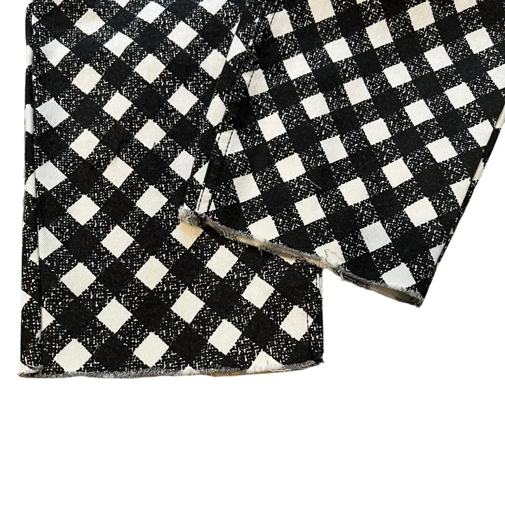 NWT, HUE Gingham Ultra Soft Denim Jean Capri Leggings Raw Hem, Sz L - Image 11