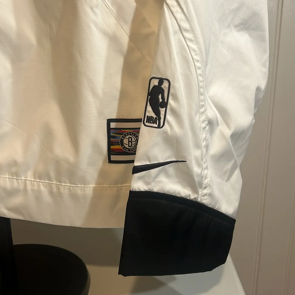 Nike Brooklyn Nets Bed-Stuy City Edition Full Zip Windbreaker-Size Large - Image 2