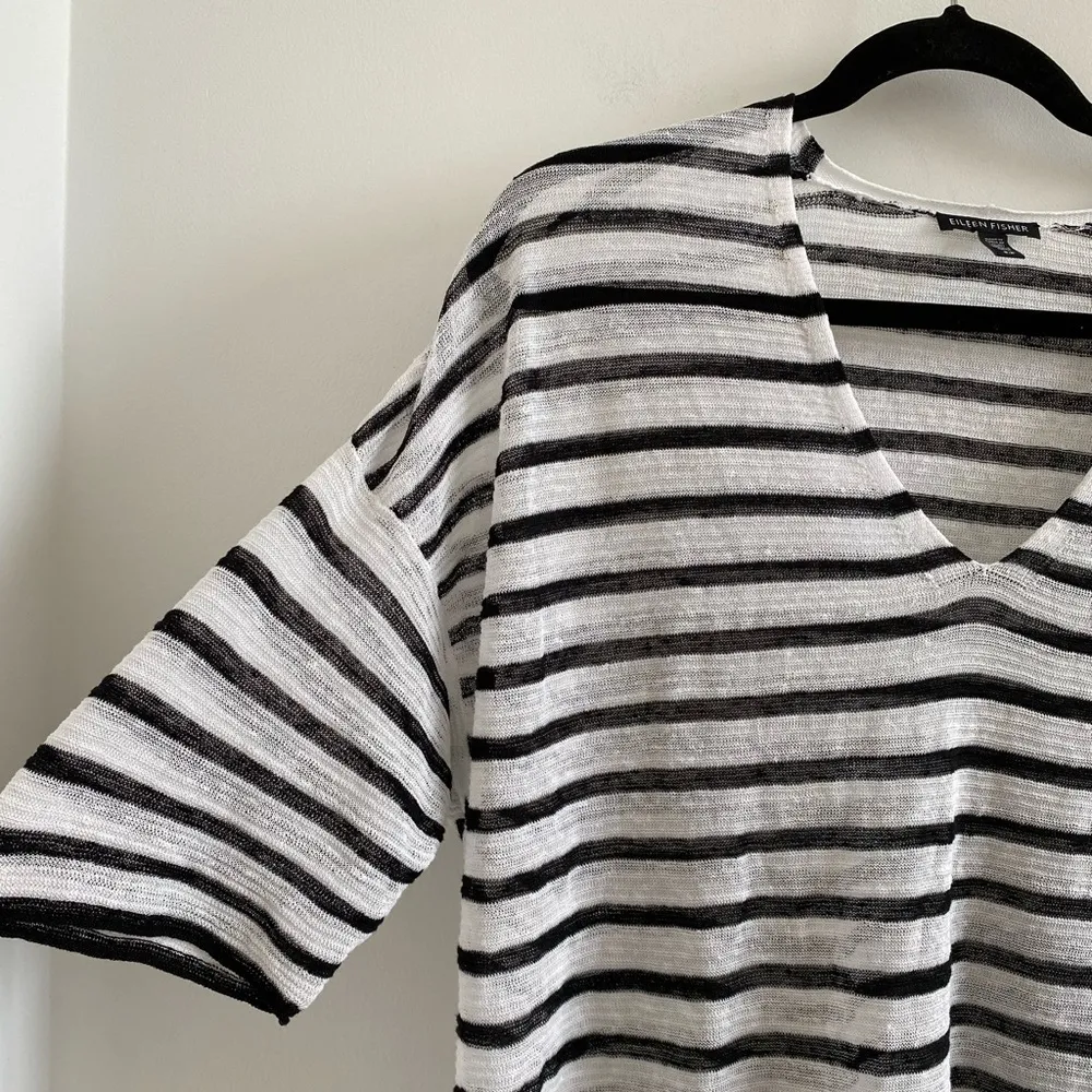 Eileen Fisher Black & White V-Neck Striped Organic Linen Blend T-Shirt Small - Image 4