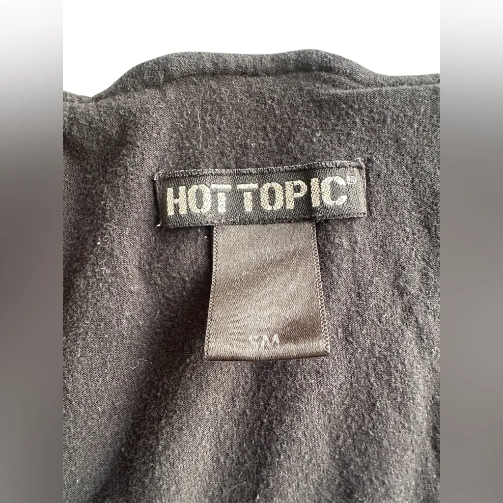 Hot topic women’s vintage y2k black and red skull tank size s/m - Image 4